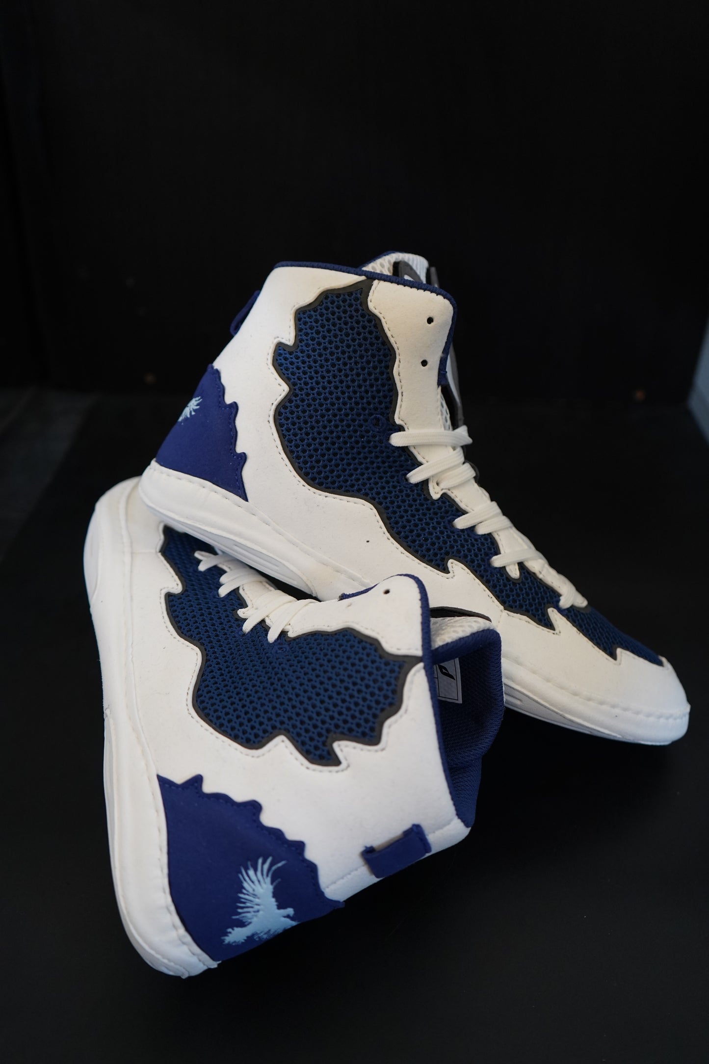 White and Navy Scavengers