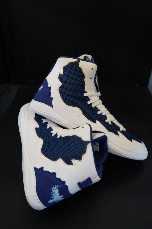 White and Navy Scavengers