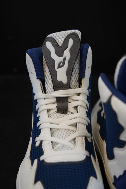 White and Navy Scavengers