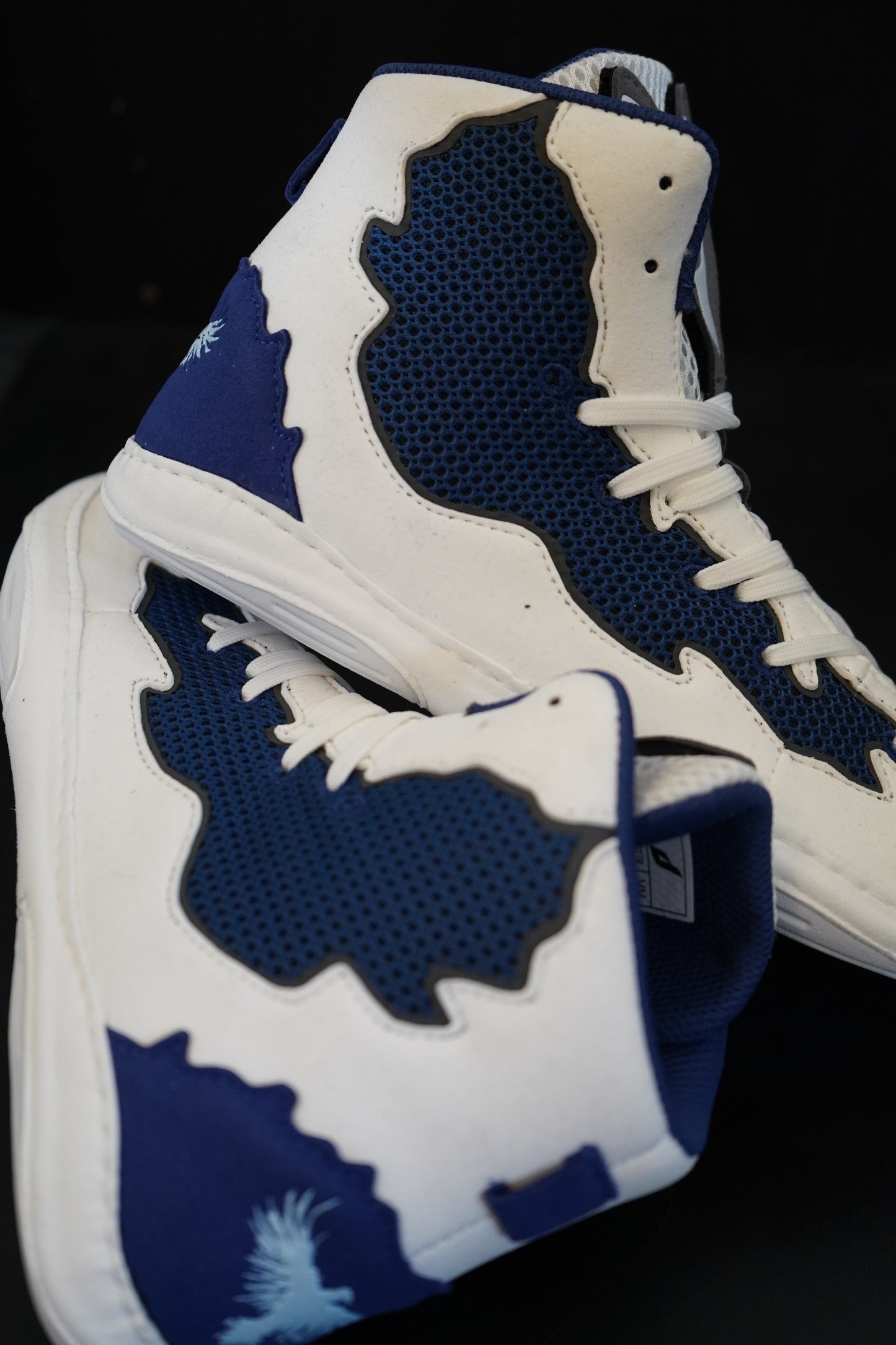 White and Navy Scavengers